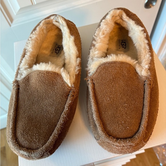 UGG Ascot Men's Suede Moccasin Slippers - Tan size 6 - Picture 2 of 8
